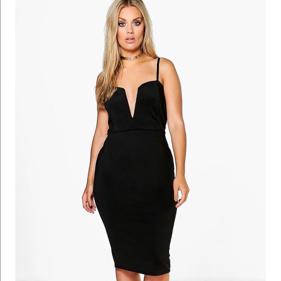 Boohoo Dresses & Skirts - Boohoo Plunge Midi